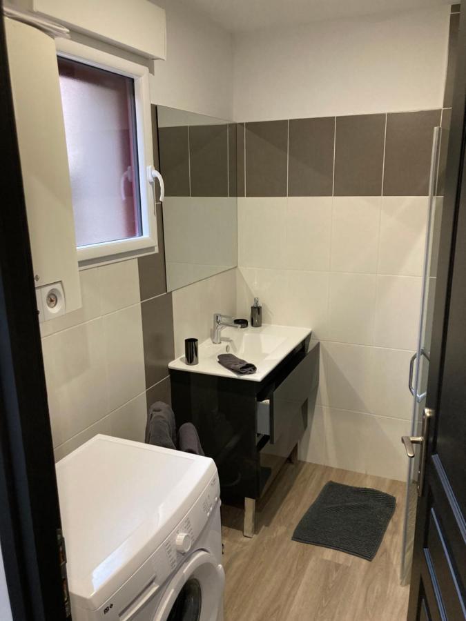 Sejour Detente A Saint-Omer - Jacuzzi Prive, Terrasse, Centre-Ville Et Parking Gratuit Exterior foto